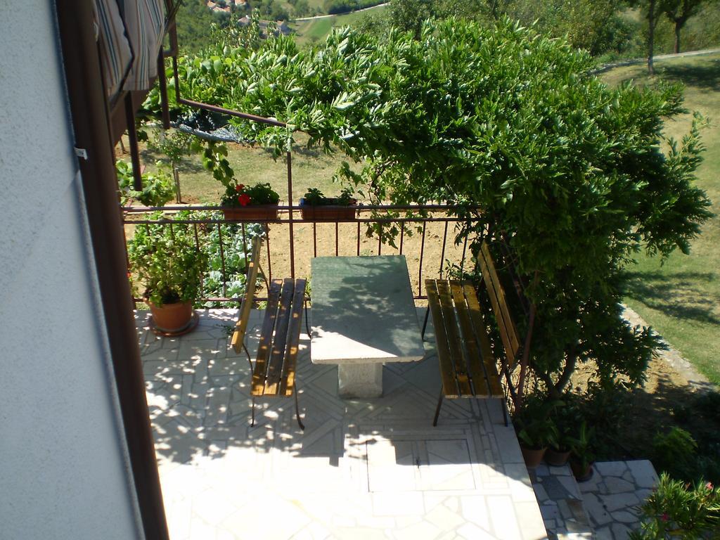 Apartment Fabris Roč Rom bilde