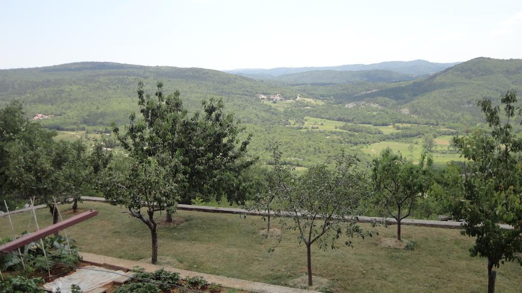 Apartment Fabris Roč Rom bilde