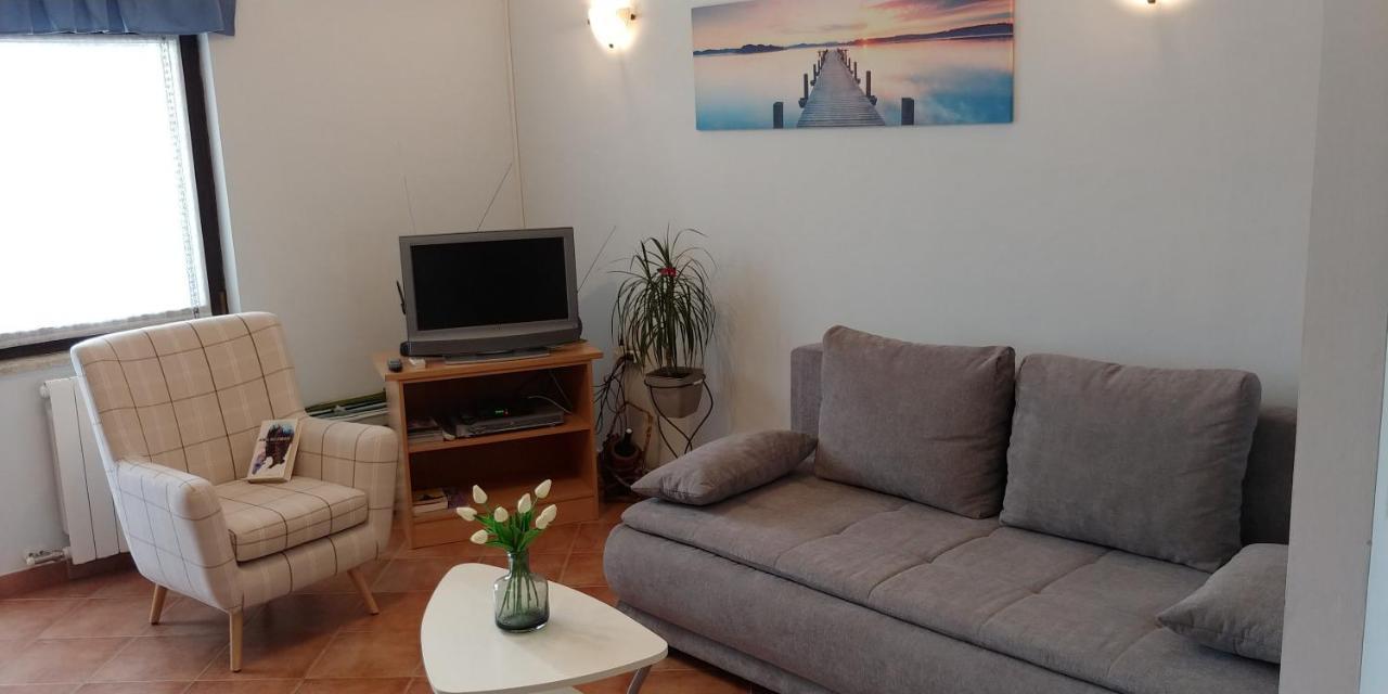 Apartment Fabris Roč Eksteriør bilde
